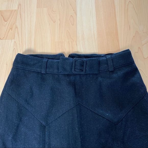 New Guess Skirt Size XS - Picture 3 of 9